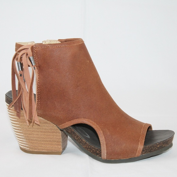 OTBT Shoes - OTBT Heeled Sandal Booties Open Toe Brown NEW